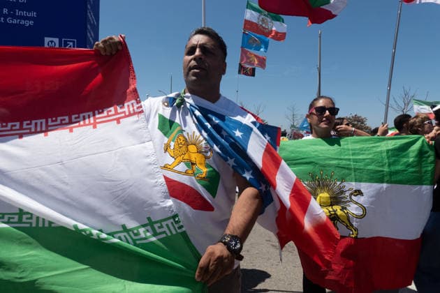 June 21, 2026, Ingelwood, California, USA: People protest the Iranian regime following the FIFA World Cup, WM, Weltmeisterschaft, Fussball 2026 Group G match between Belgium and IR Iran at Los Angeles Stadium on June 21, 2026 in Inglewood, California. Belgium V IR Iran: Group G - FIFA World Cup 2026  - ZUMAb148 20260621_zap_b148_106 Copyright: xBryanxSmithx