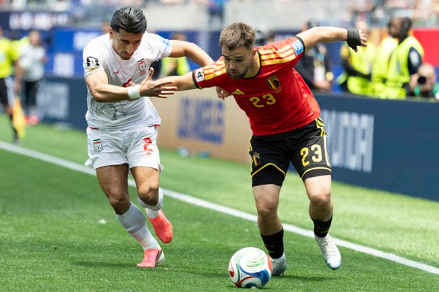 June 21, 2026, Los Angeles, California, USA: IR Iran Saleh Hardani (2) and Belgium Nicolas Raskin (23) vie for the ball during the FIFA World Cup, WM, Weltmeisterschaft, Fussball Group G soccer match at SoFi Stadium in Inglewood, Calif., Sunday, June 21, 2026. Los Angeles USA - ZUMAc68_ 20260621_zaf_c68_077 Copyright: xRingoxChiux