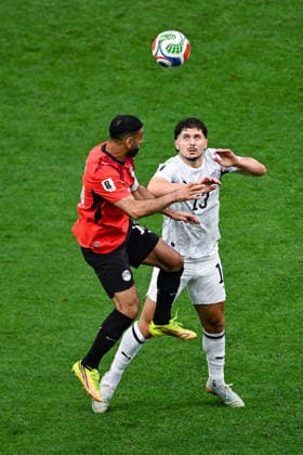 SOCCER NEW ZEALAND EGYPT WORLD CUP, Mohamed Salah of Egypt and Liberato Cacace of New Zealand during the Group G match between New Zealand and Egypt as part of the FIFA 2026 World Cup at BC Place Vancouver, British Columbia, Canada, Monday, June 22, 2026. ( NO ARCHIVING, EDITORIAL USE ONLY, AUSTRALIA USE ONLY VANCOUVER BRITISH COLOMBIA CANADA  Copyright: xx 20260622176180313857
