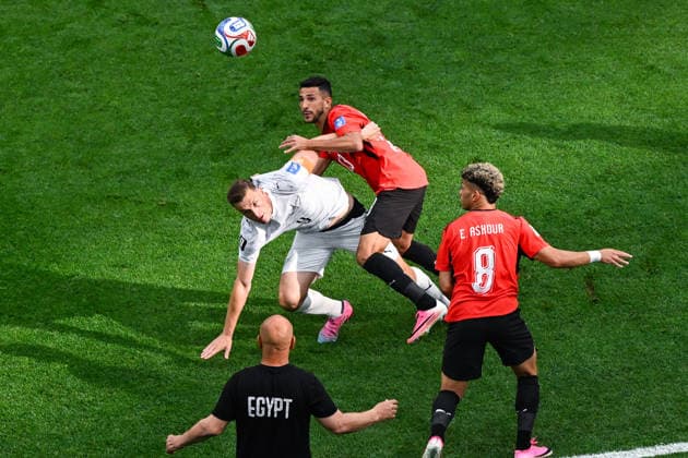Chris Wood (captain) of New Zealand and Ahmed Fatouh of Egypt, New Zealand All Whites v Egypt, Group G football match of the FIFA World Cup, WM, Weltmeisterschaft, Fussball 2026 at BC Place, Vancouver, Canada on Sunday 21June 2026. Photo: Andrew Cornaga Vancouver USA Copyright: xAndrewxCornaga x