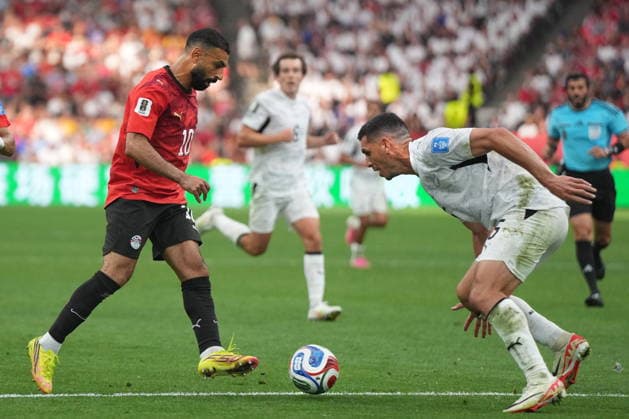 June 21, 2026, Vancouver, Bc, CANADA: Egypt s Mohamed Salah (10) moves the ball past New Zealand s Michael Boxall (5) to score during second half World Cup Group G soccer action, in Vancouver, Sunday, June 21, 2026. Canada News - June 21, 2026  - ZUMAc35_ 20260621_zaf_c35_172 Copyright: xDarrylxDyckx