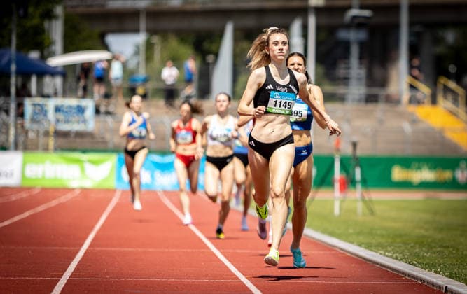Süddeutsche Meisterschaften 2026 Aktive und Jugend U18; Koblenz, 21.06.2026 Auf der Zielgeraden im 800m-Rennen: Maja Schorr (SV GO! Saar 05) sichert sich den Süddeutschen Meistertitel bei den Frauen; Süddeutsche Meisterschaften Aktive und Jugend U18 am 21.06.2026 im Stadion Oberwerth in Koblenz (Rheinland-Pfalz). *** 2026 South German Championships (Adults and U18 Youth) Koblenz, June 21, 2026 Copyright: xBEAUTIFULxSPORTS R.xSchmittx