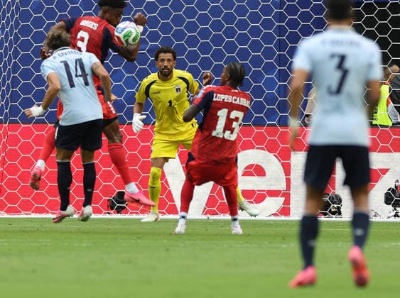 (260622) -- MIAMI, June 22, 2026 -- Vozinha (C), goalkeeper of Cape Verde, reacts during the group H match between Uruguay and Cape Verde at the 2026 FIFA World Cup, WM, Weltmeisterschaft, Fussball at Miami Stadium, Miami, the United States, June 21, 2026. ) (SP)U.S.-MIAMI-FOOTBALL-FIFA WORLD CUP-GROUP H-URU VS CPV XuxZijian 