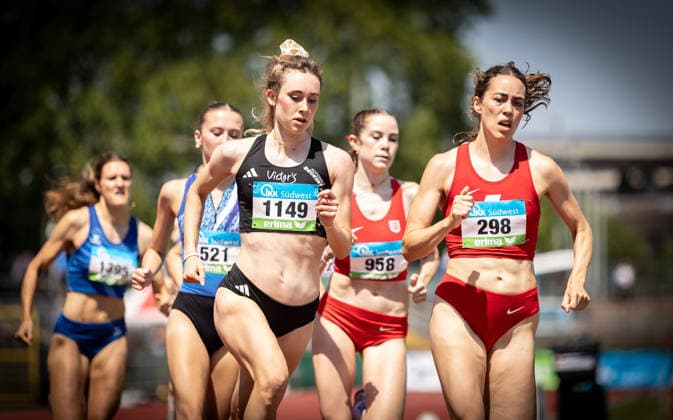 Süddeutsche Meisterschaften 2026 Aktive und Jugend U18; Koblenz, 21.06.2026 Im Fokus: Maja Schorr (SV GO! Saar 05) und Eva Jansohn (LG Bamberg) im 800m-Lauf der Frauen; Süddeutsche Meisterschaften Aktive und Jugend U18 am 21.06.2026 im Stadion Oberwerth in Koblenz (Rheinland-Pfalz). *** 2026 South German Championships (Adult and U18 Youth) Koblenz, June 21, 2026 In the spotlight Copyright: xBEAUTIFULxSPORTS R.xSchmittx