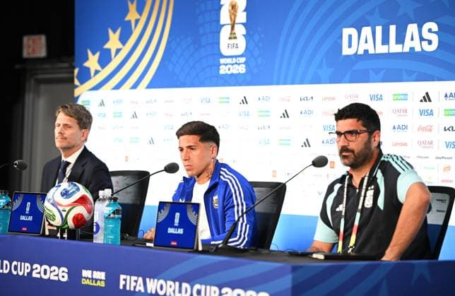(260622) -- DALLAS, June 22, 2026 -- Argentina s Enzo Fernandez (C) attends a press conference, PK, Pressekonferenz at the FIFA World Cup, WM, Weltmeisterschaft, Fussball 2026 in Dallas, the United States, on June 21, 2026. ) (SP)U.S.-DALLAS-FIFA WORLD CUP-TEAM AUSTRIA-TRAINING-AUSTRIA WuxXiaoling 