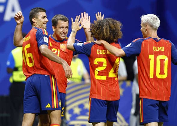 Football: 2026 World Cup Spain s Mikel Oyarzabal (2nd from L) celebrates with teammates after scoring the team s third goal in the first half of a World Cup Group H football match against Saudi Arabia at Atlanta Stadium in Atlanta on June 21, 2026.  A14AA0005619752P