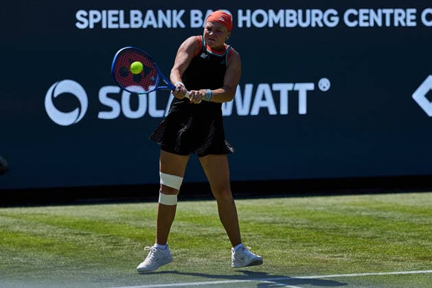 June 22, 2026, Bad Homburg, Hessen, Germany: Diana Shnaider returns with backhand to Clara Tauson of Denmark during the BAD HOMBURG OPEN powered by SOLARWATTT- WTA500 - Womens Tennis, 22.6.2026 in Bad Homburg (Tennis-Club Bad Homburg), Germany - Photo: Tennis 2026: Bad Hombug Open - WTA500: TAUSON 6:4 6:4 SHNAIDER  - ZUMAs343 20260622_zsp_s343_012 Copyright: xMathiasxSchulzx
