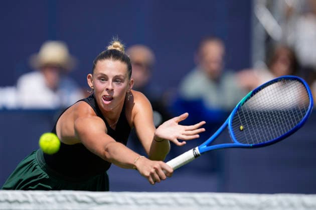 Lexus Eastbourne Open - Day One Alicia Dudeney competes during a match at the 2026 Lexus Eastbourne Open Women s tennis tournament at the Devonshire Park Lawn Tennis Club in Eastbourne, Great Britain, on June 22, 2026. Eastbourne United Kingdom  Copyright: xOwenxHammondx originalFilename:hammond-2026lexu260622_npNkI.jpg