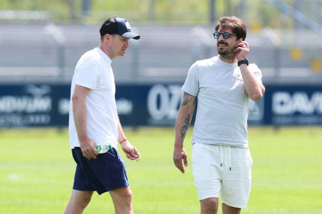 22.06.2026 Fussball, Herren, Regionalliga Nord, Trainingsauftakt BSV Kickers Emden Sportlicher Leiter Henning Rießelmann (BSV Kickers Emden) und Trainer Björn Lindemann (BSV Kickers Emden) *** June 22, 2026 Soccer, Mens, Regionalliga Nord, Start of Training