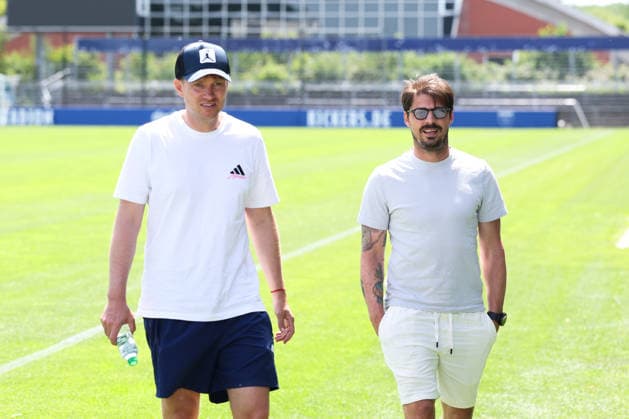 22.06.2026 Fussball, Herren, Regionalliga Nord, Trainingsauftakt BSV Kickers Emden Sportlicher Leiter Henning Rießelmann (BSV Kickers Emden) und Trainer Björn Lindemann (BSV Kickers Emden) *** June 22, 2026 Soccer, Mens, Regionalliga Nord, Start of Training