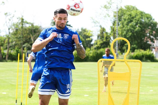22.06.2026 Fussball, Herren, Regionalliga Nord, Trainingsauftakt BSV Kickers Emden Semin Kojic (blau 10 BSV Kickers Emden) *** June 22, 2026 Soccer, Mens, Regionalliga Nord, Start of Training