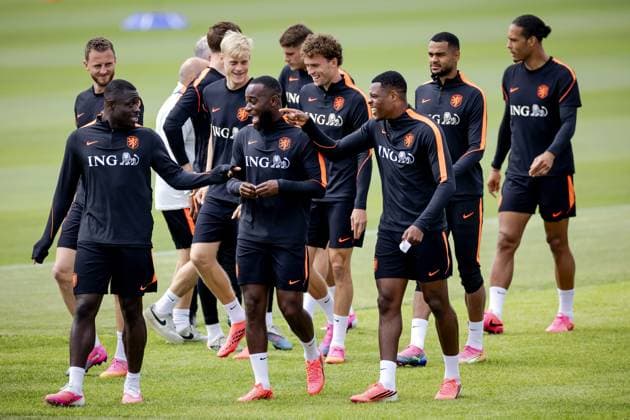 KANSAS CITY - Netherlands goalkeeper Mark Flekken, Brian Brobbey of the Netherlands, Jan Paul van Hecke of the Netherlands, Lutsharel Geertruida of the Netherlands, Mats Wieffer of the Netherlands, Denzel Dumfries of the Netherlands, Cody Gakpo of the Netherlands and Virgil van Dijk of the Netherlands during a training session of the Dutch national team, Nationalteam at the KC Current Training Facility, on June 22, 2026, in Kansas City. The Dutch national team is preparing for the match against Tunisia during the FIFA World Cup, WM, Weltmeisterschaft, Fussball ROBIN VAN LONKHUIJSEN ANP xVIxANPxSportx xxANPxIVx 561669873 originalFilename: 561669873.jpg