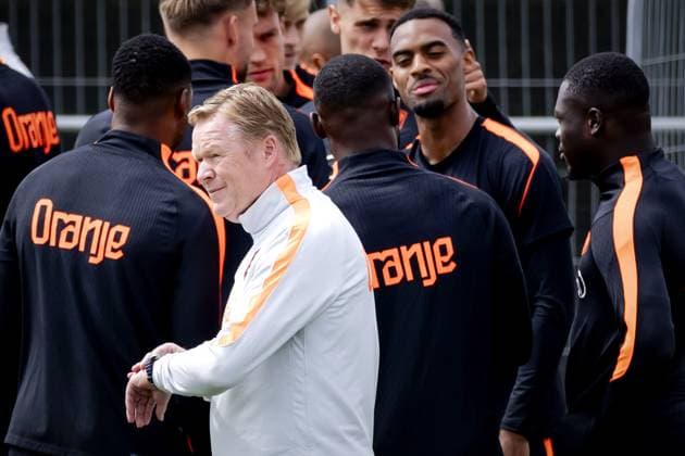 KANSAS CITY - Netherlands coach Ronald Koeman during a training session of the Dutch national team, Nationalteam at the KC Current Training Facility, on June 22, 2026, in Kansas City. The Dutch team is preparing for the match against Tunisia during the FIFA World Cup, WM, Weltmeisterschaft, Fussball ROBIN VAN LONKHUIJSEN ANP xVIxANPxSportx xxANPxIVx 561670046 originalFilename: 561670046.jpg