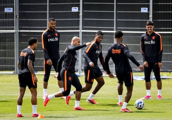 KANSAS CITY - Justin Kluivert (of the Netherlands), Cody Gakpo (of the Netherlands), Donyell Malen (of the Netherlands), Denzel Dumfries (of the Netherlands), Jorrel Hato (of the Netherlands), and Tijjani Reijnders (of the Netherlands) during a training session of the Dutch national team, Nationalteam at the KC Current Training Facility on June 22, 2026, in Kansas City. The Dutch national team is preparing for the match against Tunisia at the FIFA World Cup, WM, Weltmeisterschaft, Fussball KOEN VAN WEEL ANP xVIxANPxSportx xxANPxIVx 561670685 originalFilename: 561670685.jpg