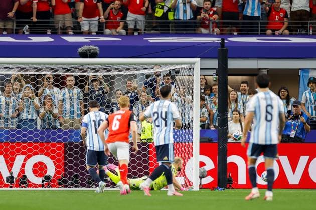 DALLAS, 22-06-2026, Dallas AT&T Stadium, World Cup 2026 Match between Argentina and Austria. Picture shows Argentina player Lionel Messi misses penalty Argentina - Austria (World Cup 2026)  x204557492x Copyright: