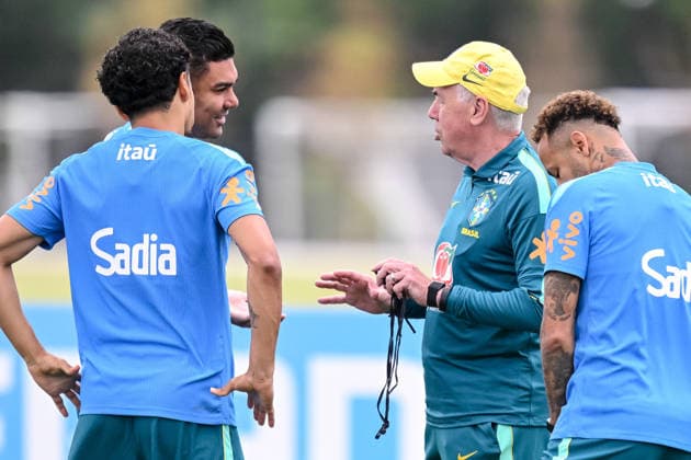 Marquinhos (Brazil), Casemiro (Brazil), coach Carlo Ancelotti (Brazil) and Neymar (Brazil) gestures during the Brazil training session at Columbia Park Training Facility on June 22, 2026 in Morristown, New Jersey. (Photo by Harry Langer DeFodi Images) - *** Marquinhos (Brazil), Casemiro (Brazil), coach Carlo Ancelotti (Brazil), and Neymar (Brazil) gesturing during the Brazil training session at Columbia Park Training Facility on June 22, 2026, in Morristown, New Jersey. Photo by Harry Langer, DeFodi Images,detected_source_language