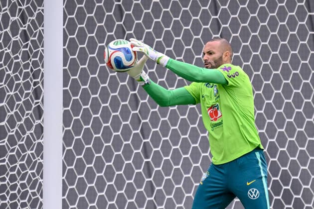 goalkeeper Weverton (Brazil) controls the Ball during the Brazil training session at Columbia Park Training Facility on June 22, 2026 in Morristown, New Jersey. (Photo by Harry Langer DeFodi Images) - *** Goalkeeper Weverton of Brazil controls the ball during a Brazil training session at Columbia Park Training Facility on June 22, 2026, in Morristown, New Jersey. Photo by Harry Langer, DeFodi Images,detected_source_language