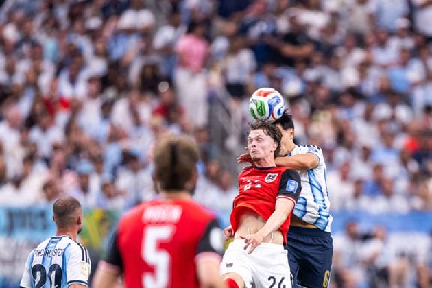 260622 Paul Wanner of Austria and Lisandro Martinez of Argentina during the FIFA World Cup, WM, Weltmeisterschaft, Fussball 2026 football match between Argentina and Austria on June 22, 2026 in Dallas. Photo: Ludvig Thunman BILDBYRAN kod LT LT0807 fotboll football soccer fotball vm fotbolls-vm fotball-vm fotbolls-vm 2026 fifa world cup 2026 day 12 bbeng *** June 22, 2026  Copyright: LUDVIGxTHUNMAN BB260622LT078