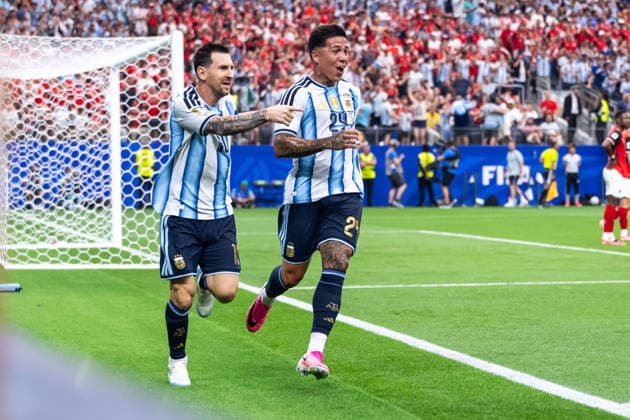 260622 Lionel Messi of Argentina celebrates with Enzo Fernandez and Thiago Almada after 1-0 during the FIFA World Cup, WM, Weltmeisterschaft, Fussball 2026 football match between Argentina and Austria on June 22, 2026 in Dallas. Photo: Ludvig Thunman BILDBYRAN kod LT LT0807 fotboll football soccer fotball vm fotbolls-vm fotball-vm fotbolls-vm 2026 fifa world cup 2026 day 12 bbeng jubel *** June 22, 2026  Copyright: LUDVIGxTHUNMAN BB260622LT079
