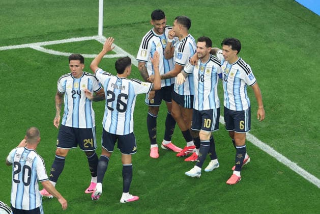 Argentina s Leo Messi (2R) celebrates after scoring the 1-0 lead during a FIFA World Cup, WM, Weltmeisterschaft, Fussball 2026 soccer match between Argentina and Austria in Arlington, Texas (United States), 22 June 2026. Argentina vs Austria !ACHTUNG: NUR REDAKTIONELLE NUTZUNG!  Copyright: xCarlosxRamírezx GRAF3512 20260622-55020676585_1