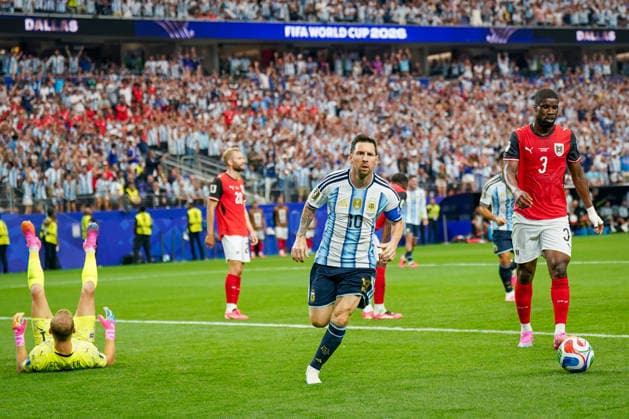 USA: Fußball FIFA World Cup, WM, Weltmeisterschaft, Fussball 2026 Gruppenphase, 2. Spieltag Argentinien vs Österreich AT&T Stadium (Arlington, Dallas County, Texas): Lionel Messi (Argentinien 10) Tor und Torjubel zum 1:0 - Freude, Emotionen, Jubel *** USA Soccer 2026 FIFA World Cup Group Stage, Matchday 2 Copyright: xJOERANxSTEINSIEKx
