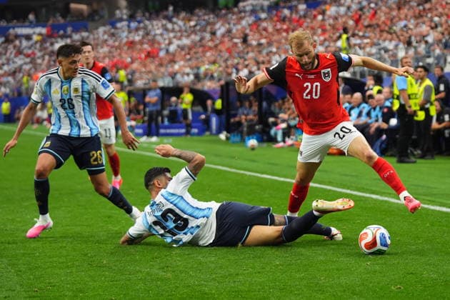 FIFA World Cup, WM, Weltmeisterschaft, Fussball 2026 - Group J - Argentina vs Austria Cristian Romero (C) of Argentina in action against Konrad Laimer of Austria during the FIFA World Cup 2026 group stage match Argentina against Austria, in Dallas, USA, 22 June 2026. DALLAS United States  Copyright: xJEFFREYxMCWHORTERx