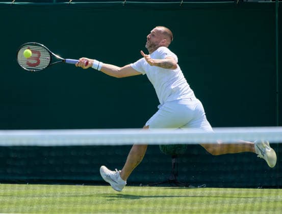 2026 Wimbledon, June 22, qualifiers LONDON, - JUNE 22: Dan Evans in his final Wimbledon plays a full stretch forehand during the 2026 Wimbledon, June 22, qualifiers at The all England club™s facility at the Community Sports Centre Roehampton on June 22, 2026 in London, GBR. London The all England club, Wimbledon GBR Copyright: xPeterxvanxdenxBerg ISIxPhotosx 9407