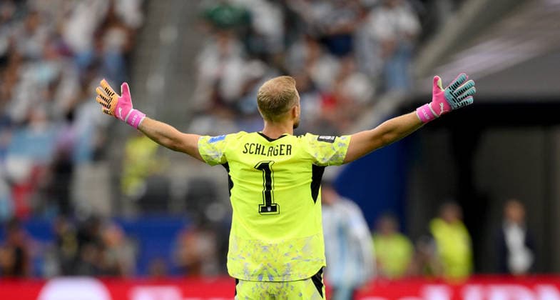 Fussball FIFA WM 2026 Vorrunde Gruppe J in Dallas Argentinien - Oesterreich 22.06.2026 Torwart Alexander Schlager (Oesterreich) *** Soccer
