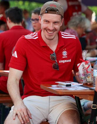 Andreas Obst (FC Bayern Basketball, 13) lacht, GER, FC Bayern Basketball, Saisonabschluss Fan-Fest, Saison 2025 2026, 22.06.2026, GER, FC Bayern Basketball, Saisonabschluss Fan-Fest, Saison 2025 2026, 22.06.2026 Muenchen *** Andreas Obst, FC Bayern Basketball, 13, laughing, GER, FC Bayern Basketball, End-of-Season Fan Fest, 2025–2026 season, June 22, 2026, GER, FC Bayern Basketball, End-of-Season Fan Fest, 2025–2026 Season, June 22, 2026, Munich,detected_source_language Copyright: xEibner-Pressefoto JennixMaulx EP_JML
