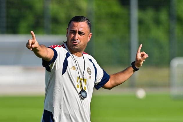 Trainingsauftakt FC Bayern München II; 22.06.2026 MÜNCHEN, GERMANY - 22. June: im Bild Babak KEYHANFAR CO-Trainer FC Bayern München II beim Trainingsauftakt der kleinen Bayern *** FC Bayern Munich II Kicks Off Training Season on June 22, 2026, in Munich, Germany. Pictured Copyright: xBEAUTIFULxSPORTS Goldbergx