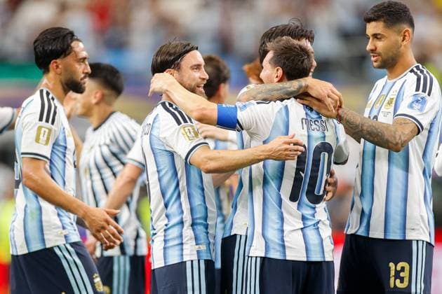 DALLAS, 22-06-2026, Dallas AT&T Stadium, World Cup 2026 Match between Argentina and Austria. Picture shows Argentina player Lionel Messi after the match with Argentina player Lisandro Martinez and Argentina player Nicolas Tagliafico Argentina - Austria (World Cup 2026)  x204559837x Copyright: