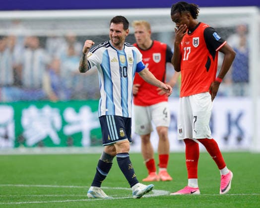 June 22, 2026, Arlington, Texas, USA: Argentina forward LIONEL MESSI (10) fist pumps the crowd and his teammates after his second goal during stoppage time In the second half of the 2026 FIFA World Cup, WM, Weltmeisterschaft, Fussball Group J match between Argentina and Austria at Dallas Stadium on June 22, 2026 in Arlington, Texas. FIFA World Cup 2026 - Argentina2:0Austria  - ZUMAa325 20260622_zsa_a325_021 Copyright: xDavidxBalleringxIix