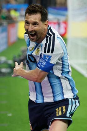 Argentina s players celebrate victory following the FIFA World Cup, WM, Weltmeisterschaft, Fussball 2026 soccer match between Argentina and Austria in Arlington, Texas (United States), 22 June 2026. Argentina vs Austria !ACHTUNG: NUR REDAKTIONELLE NUTZUNG!  Copyright: xMariscalx GRAF3603 20260622-55020677474_1
