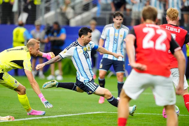 Argentina v Austria: Group J - FIFA World Cup, WM, Weltmeisterschaft, Fussball 2026 Lionel Messi of Argentina shoots for goal during the FIFA World Cup 2026 Group J match between Argentina and Austria at Dallas Stadium on June 22, 2026 in Arlington, Texas. Arlington TX United States  Copyright: xJosexBretonx originalFilename:bretonhernandez-argentin260622_npjBp.jpg