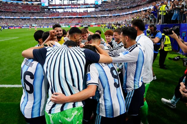 Argentina v Austria: Group J - FIFA World Cup, WM, Weltmeisterschaft, Fussball 2026 Players of Argentina celebrate the victory during the FIFA World Cup 2026 Group J match between Argentina and Austria at Dallas Stadium on June 22, 2026 in Arlington, Texas. Arlington TX United States  Copyright: xJosexBretonx originalFilename:bretonhernandez-argentin260622_np5fh.jpg