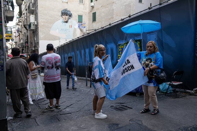 Argentina fans during the World Cup match between Argentina and Austria in Naples NAPLES, ITALY - JUNE 22: Argentina fans are seen before the World Cup match between Argentina and Austria in the Spanish Quarter of Naples, Italy on June 22, 2026. Iso Ekle Anadolu Naples Italy. Editorial use only. Please get in touch for any other usage.  Copyright: x2026xAnadoluxIsoxEklex