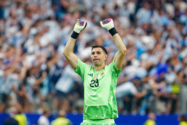 USA: Fußball FIFA World Cup, WM, Weltmeisterschaft, Fussball 2026 Gruppenphase, 2. Spieltag Argentinien vs Österreich AT&T Stadium (Arlington, Dallas County, Texas): Emiliano Martinez Emiliano Martinez (Argentinien 23) *** USA Soccer 2026 FIFA World Cup Group Stage, Matchday 2 Copyright: xJOERANxSTEINSIEKx