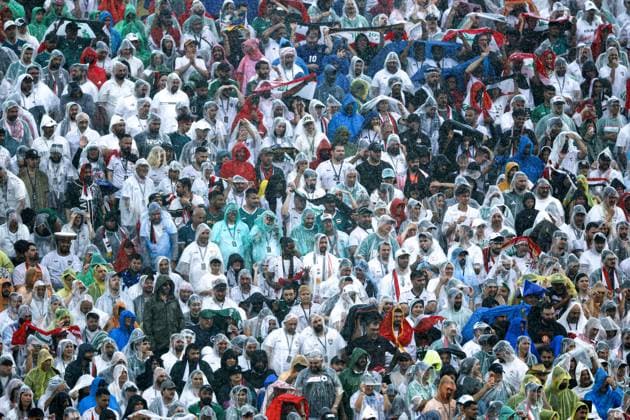 PHILADELPHIA - Fans protect themselves from the rain with rain ponchos during the FIFA 2026 World Cup Group I match between France and Iraq at the Philadelphia Stadium on June 22, 2026, in Philadelphia, United States. MAURICE VAN STEEN ANP FIFA World Cup, WM, Weltmeisterschaft, Fussball 2026 2026 xVIxANPxSportx xMauricexvanxSteenxIVx 561693702 originalFilename: 561693702.jpg
