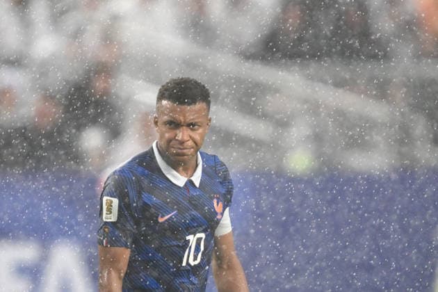 PHILADELPHIA, PA - JUNE 22: Kylian Mbappe 10 of France is shown in the rain during the FIFA World Cup, WM, Weltmeisterschaft, Fussball 2026 Group I match between France and Iraq on June 22nd, 2026 at Philadelphia Stadium in Philadelphia, PA.(Photo by Terence Lewis Icon Sportswire) SOCCER: JUN 22 FIFA World Cup 26 Group I - France vs Iraq EDITORIAL USE ONLY Icon260622003