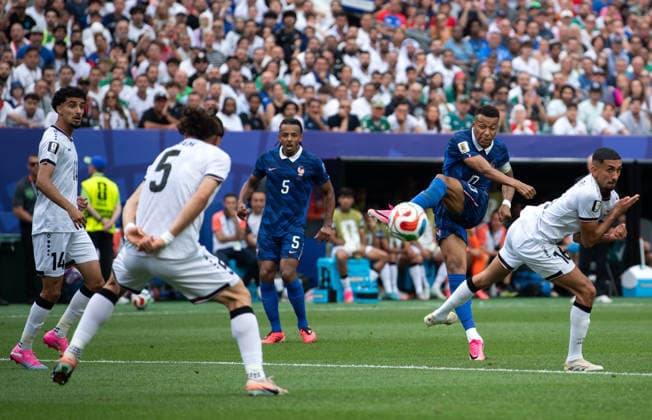 France v Iraq: Group I - FIFA World Cup, WM, Weltmeisterschaft, Fussball 2026 PHILADELPHIA, PENNSYLVANIA - JUNE 22: Kylian Mbappe of France scores his team s first goal during the FIFA World Cup 2026 Group I match between France and Iraq at Philadelphia Stadium on June 22, 2026 in Philadelphia, Pennsylvania. (Photo by Joe Prior Visionhaus via ) Philadelphia Philadelphia Stadium Pennsylvania United States Copyright: xVisionhausx 776447881