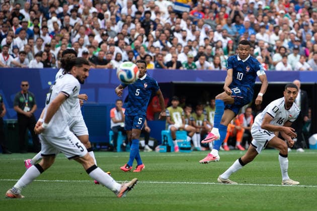 France v Iraq: Group I - FIFA World Cup, WM, Weltmeisterschaft, Fussball 2026 PHILADELPHIA, PENNSYLVANIA - JUNE 22: Kylian Mbappe of France scores his team s first goal during the FIFA World Cup 2026 Group I match between France and Iraq at Philadelphia Stadium on June 22, 2026 in Philadelphia, Pennsylvania. (Photo by Joe Prior Visionhaus via ) Philadelphia Philadelphia Stadium Pennsylvania United States Copyright: xVisionhausx 776447881