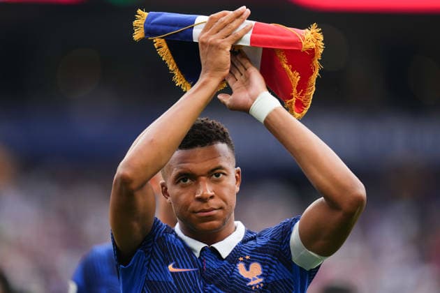 June 22, 2026:France Forward Kylian Mbappe (10) claps his hands prior to a FIFA World Cup, WM, Weltmeisterschaft, Fussball match between France and Iraq at Philadelphia Stadium in Philadelphia, Pennsylvania. CSM Philadelphia United States of America - ZUMAc04_ 20260622_zma_c04_071 Copyright: xKylexRoddenx