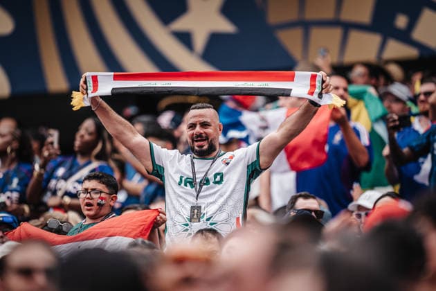 Fußball Herren FIFA Fußball-Weltmeisterschaft 2026 Gruppe I Frankreich vs. Irak 22.06.2026 Ein Fan von Irak Philadelphia Philadelphia Stadion Pennsylvania United States of America *** Mens Soccer 2026 FIFA World Cup Group I France vs. Iraq June 22, 2026 An Iraq fan in Philadelphia, Pennsylvania, United States of America,detected_source_language