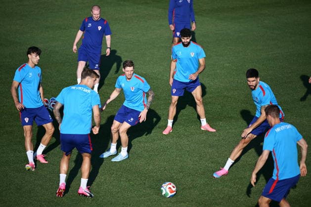Toronto, 220626. The last training session of the Croatian football team at Centennial Park before the match with Panama. In the photo: Petar Musa, Kristijan Jakic, Josko Guardiol. Photo: Boris Kovacev CROPIX Copyright: xxBorisxKovacevx hrvatska_trening2-220626