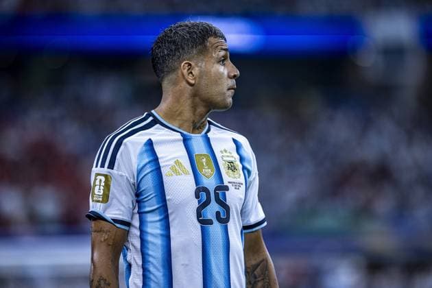 RECORD DATE NOT STATED The match between Argentina and Austria will determine the leader of Group J at Dallas Stadium in the 2026 World Cup. Arlington (TX), 06 22 2026 - sports football world cup Argentina Austria USA Argentine player Facundo Medina in a match between Argentina and Austria, valid for the second round of Group J of the 2026 World Cup, played at Dallas Stadium, in Arlington, Texas, this Monday (22).(Foto: Pedro Paulo Diaz Thenews2 imago images) SPO  Copyright: xPedroxPauloxDiazx