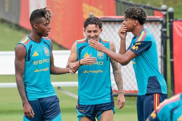 Nico Williams (L), Yéremy Pino (C), and Lamine Yamal of the Spanish national team, Nationalteam react during a training sessionin Chattanooga, United States, 22 June 2026. Spain s training session ahead of their match against Uruguay !ACHTUNG: NUR REDAKTIONELLE NUTZUNG!  Copyright: xLavandeiraxjrx GR2042 20260623-55020678733_1