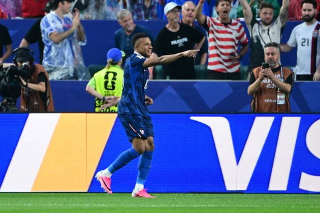France v Iraq - FIFA World Cup, WM, Weltmeisterschaft, Fussball 2026 - Group I PHILADELPHIA, UNITED STATES - JUNE 22: Kylian Mbappe (10) of France celebrates after scoring a goal during the 2026 FIFA World Cup First Stage Group I match between France and Iraq at Lincoln Financial Field (Philadelphia Stadium) in Philadelphia, Pennsylvania, United States on June 22, 2026. Abdulhamid Hosbas Anadolu Philadelphia United States. Editorial use only. Please get in touch for any other usage.  Copyright: x2026xAnadoluxAbdulhamidxHosbasx
