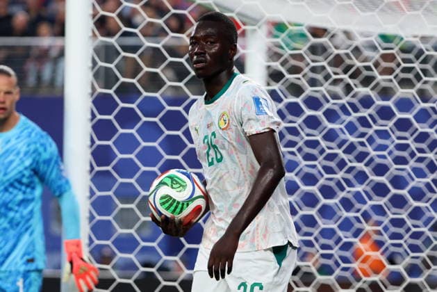 FIFA World Cup, WM, Weltmeisterschaft, Fussball 2026 - Group I - Norway vs Senegal Pape Gueye of Senegal holds a match ball during the FIFA World Cup 2026 group stage match Senegal against Norway, in East Rutherford, New Jersey, USA, 22 June 2026. East Rutherford United States  Copyright: xOLGAxFEDOROVAx