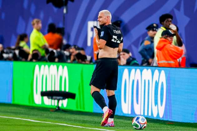Julian Ryerson of Norway looks dejected after leaving the field injured Norway v Senegal, Group I - FIFA World Cup, WM, Weltmeisterschaft, Fussball 2026, Norway v Senegal, New York New Jersey Stadium, June 22, 2026, East Rutherford, United States.