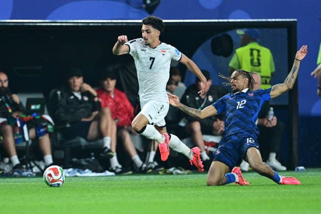 France v Iraq - FIFA World Cup, WM, Weltmeisterschaft, Fussball 2026 - Group I PHILADELPHIA, UNITED STATES - JUNE 22: Bradley Barcola (12) of France in action against Youssef Amyn (7) of Iraq during the 2026 FIFA World Cup First Stage Group I match between France and Iraq at Lincoln Financial Field (Philadelphia Stadium) in Philadelphia, Pennsylvania, United States on June 22, 2026. Abdulhamid Hosbas Anadolu Pennsylvania United States. Editorial use only. Please get in touch for any other usage.  Copyright: x2026xAnadoluxAbdulhamidxHosbasx